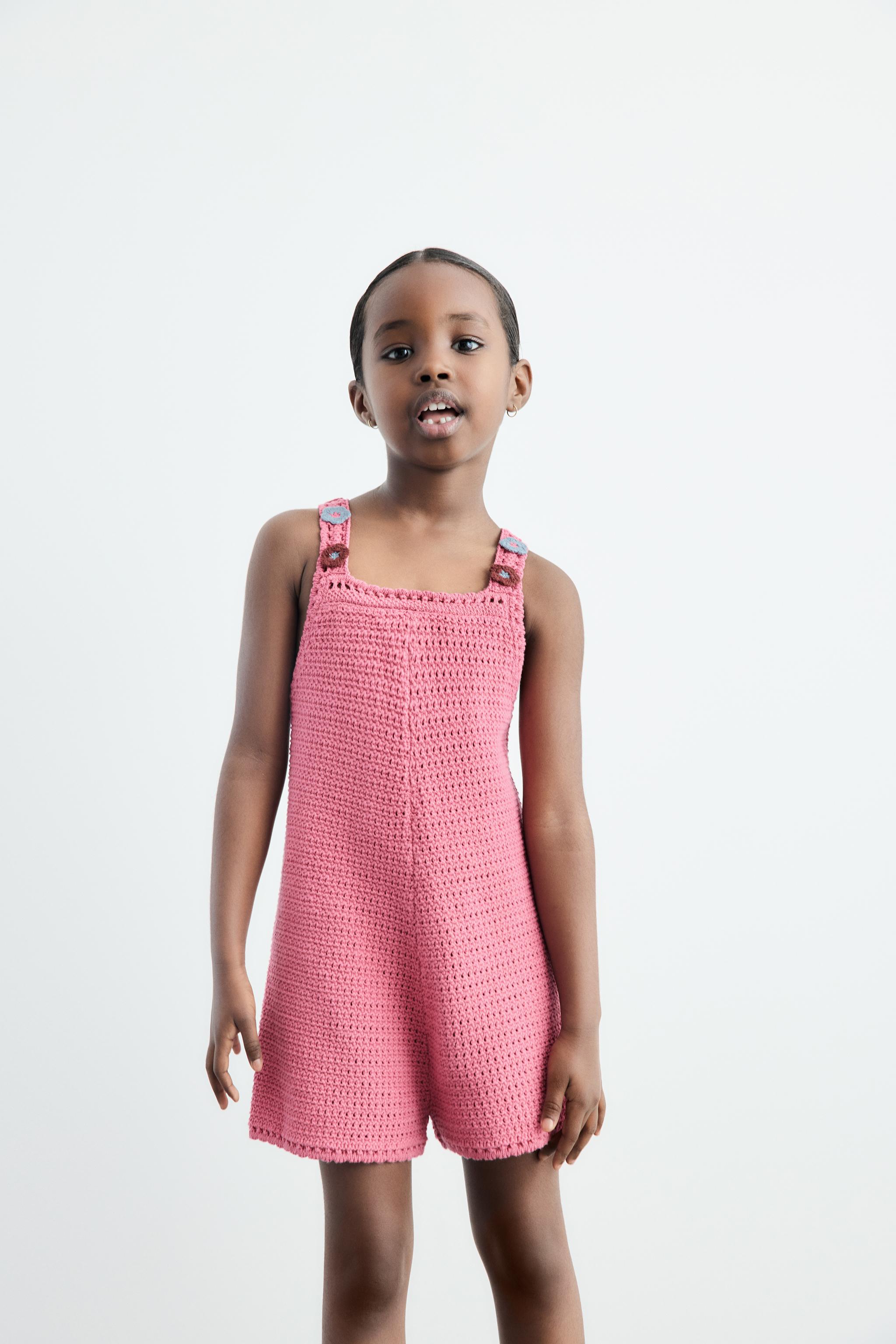 SALOPETTE COURTE EN MAILLE CROCHET FLEURS